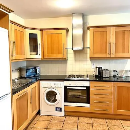 Peaceful 2 Bedrooms Near St Patrick's Cathedral Apartment *
